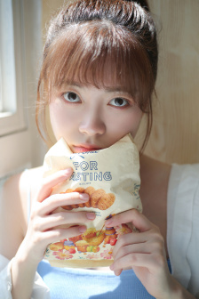 西田麻衣